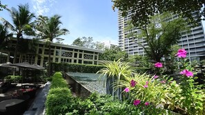 Exterior - Luxury Large One Bedroom Seaview Serviced Apartment at Wongamat, Pattaya (Pattaya)