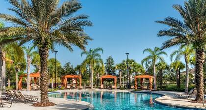 Amazing 10BR /8BA hot tub / pool table / 5257 Solterra resort