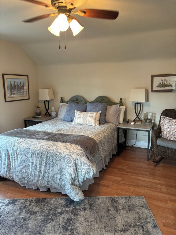 Charming 2-bedroom Apartment In Bloomer,wi. On Lake Como. - Wisconsin