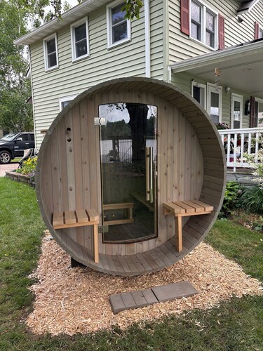 Charming 2-bedroom apartment in Bloomer,WI.   On Lake Como.