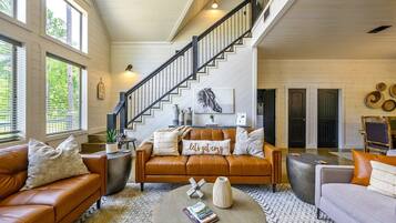 Smart TV, fireplace, video games