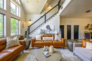 Smart TV, fireplace, video games