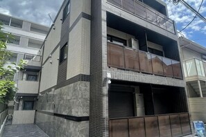 Unclassified image, 3 of 7, button - Srs Shinokubo (Tokyo)