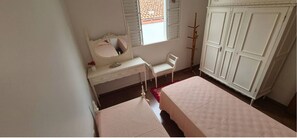 3 bedrooms, iron/ironing board