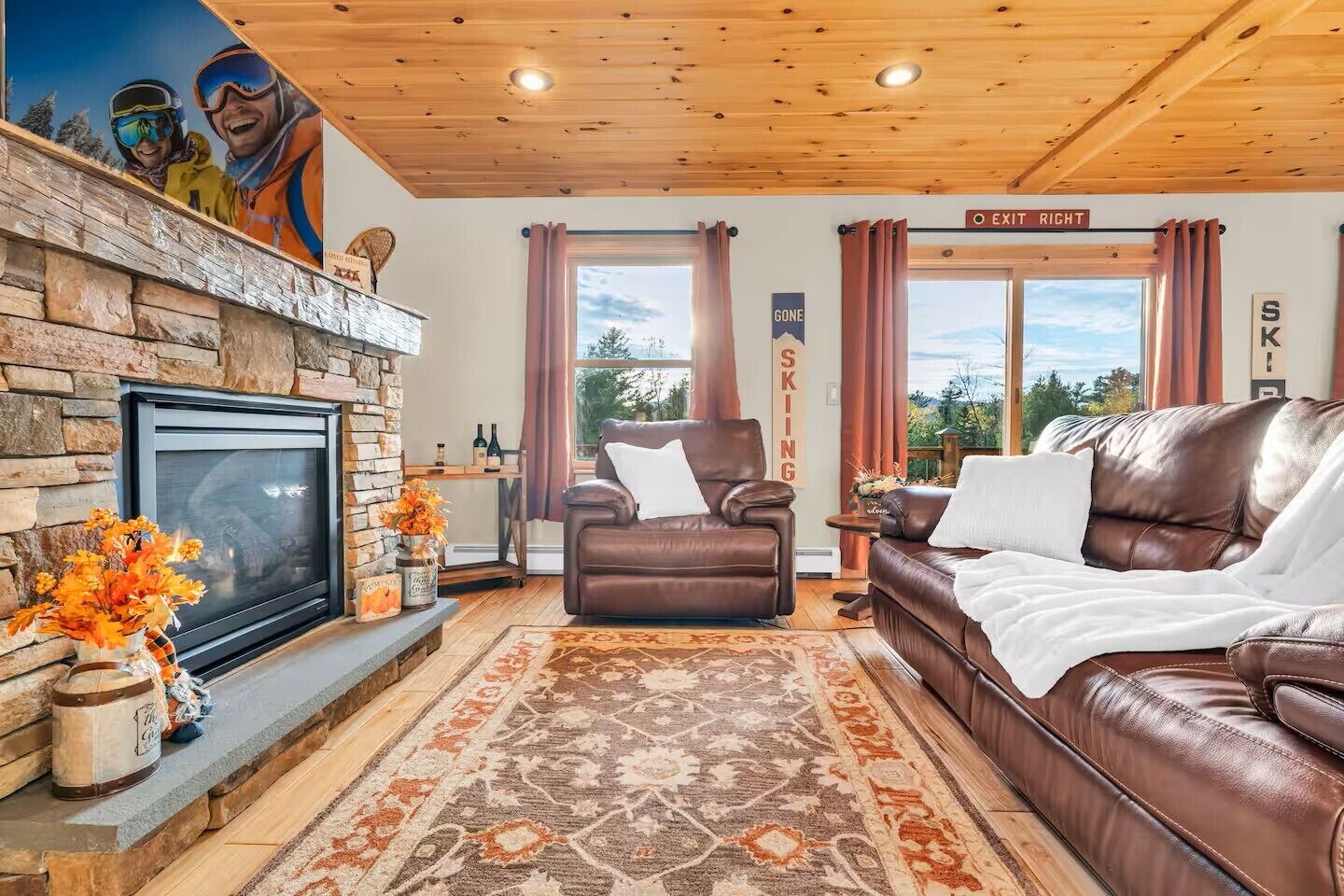 Smart TV, fireplace, table tennis