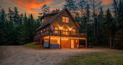Lovely 3-bedroom chalet in Bethel with hot tub