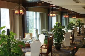 Ảnh chưa phân loại, 5 trong số 90 ảnh, nút