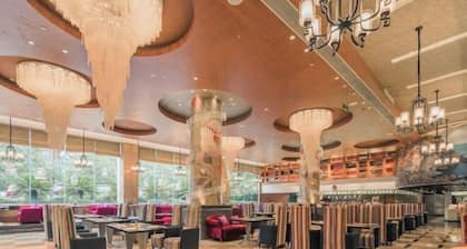USUM International Hotel