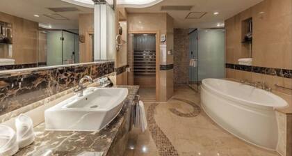 USUM International Hotel