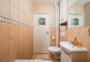 Hair dryer, towels, soap, shampoo