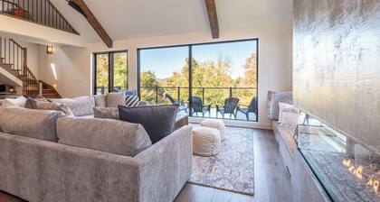 NEW! Chalet Arendelle| 5 Bedrooms | Hot tub | Tremblant Living