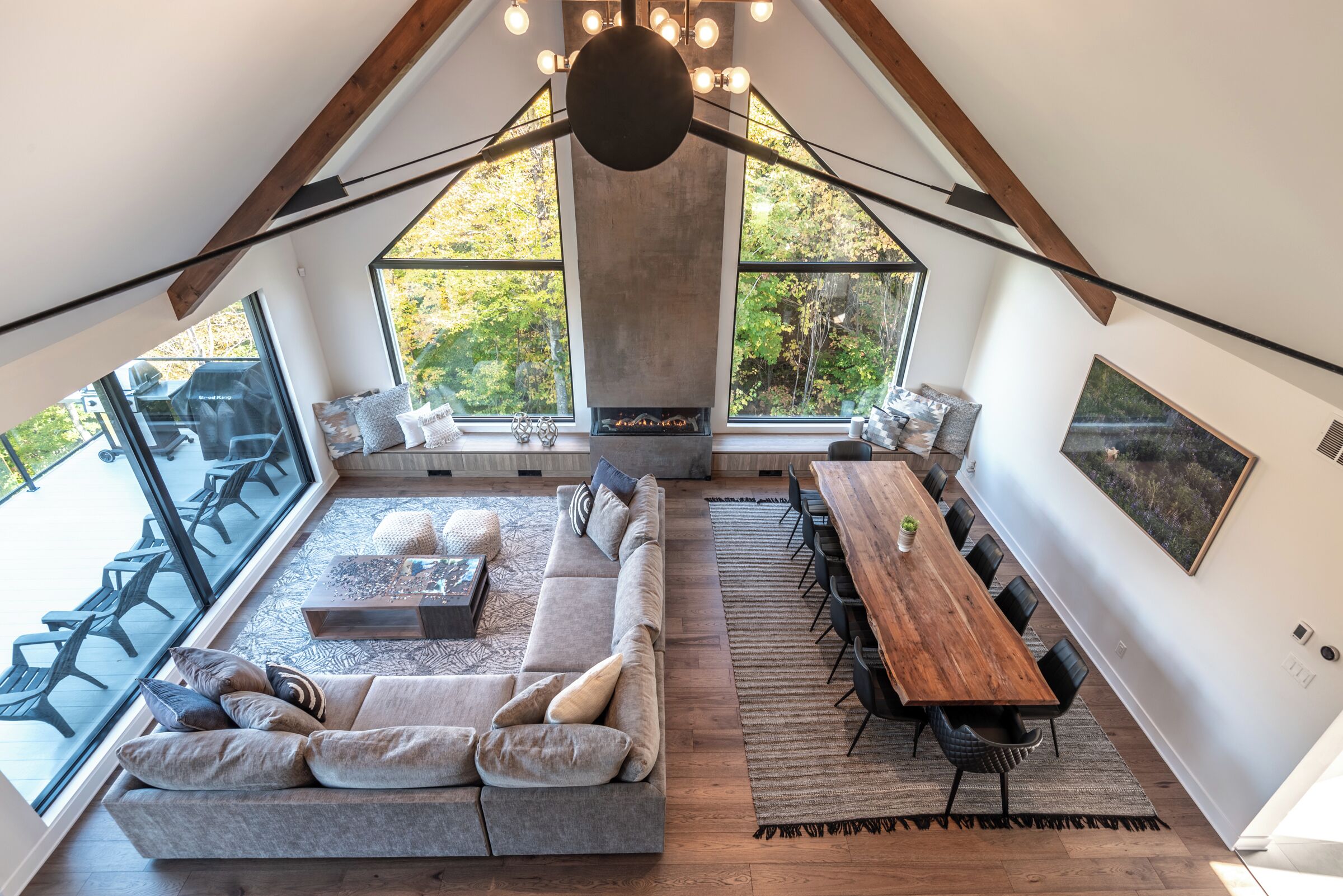 New! Chalet Arendelle | 5 Bedrooms | Private Hot Tub | Secluded Luxury Chalet - Laurentides