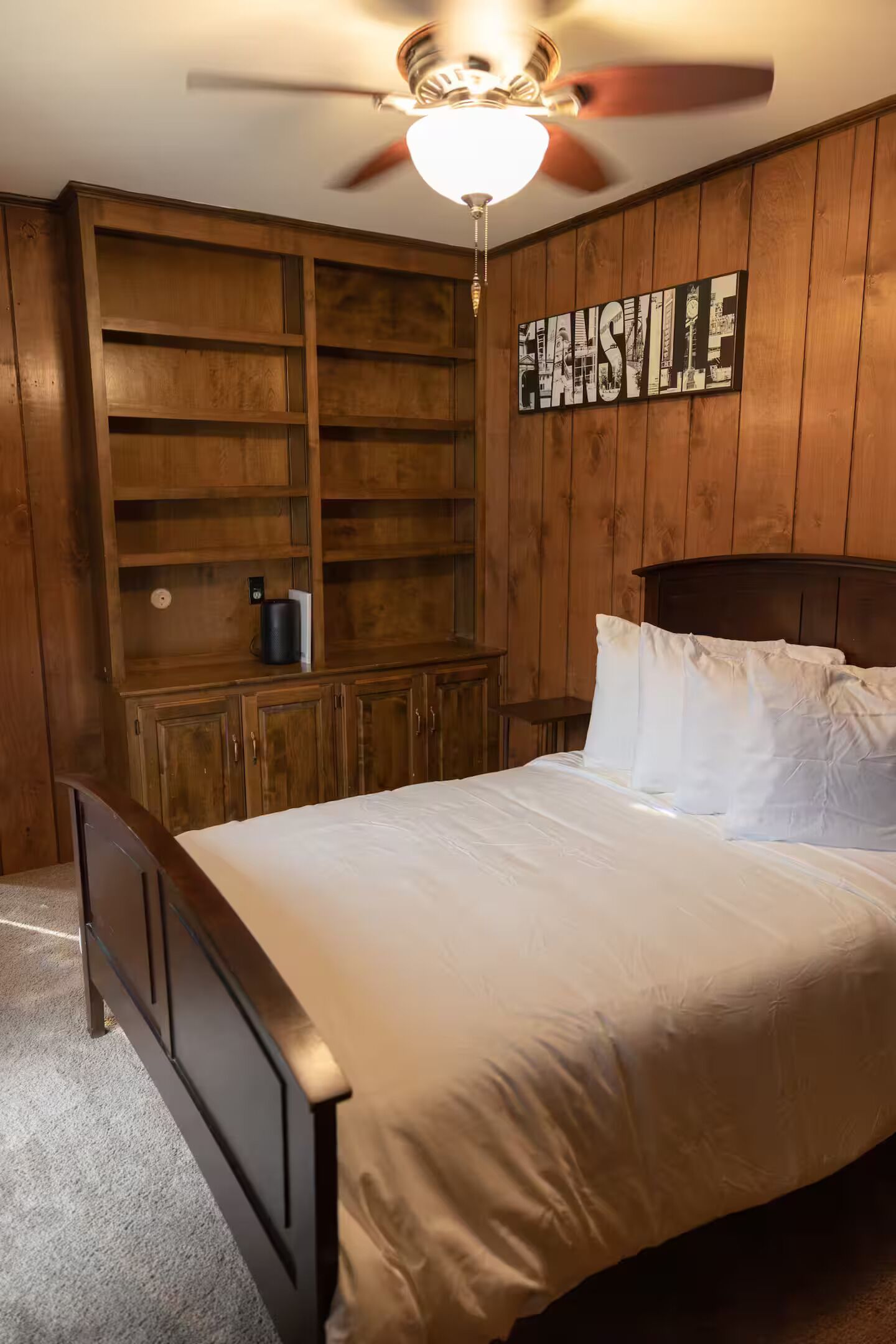 4 عدّة غرف نوم وسرير سفر وواي فاي وملاءات أسرّة