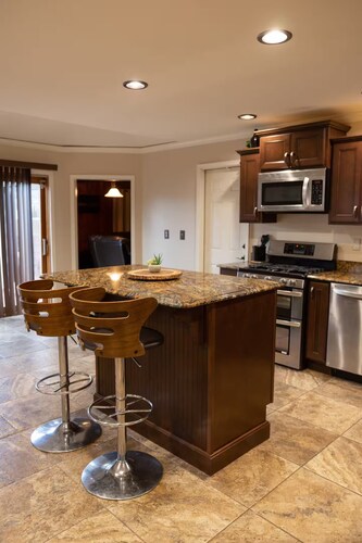 Enchanting 4-bedroom house with AC in Newburgh