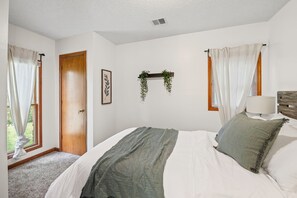 1 habitación, tabla de planchar con plancha, wifi gratis y ropa de cama 