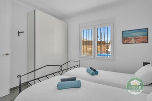 2 slaapkamers, een strijkplank/strijkijzer, wifi, beddengoed