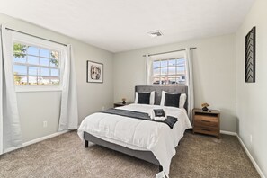 3 Schlafzimmer, Bügeleisen/Bügelbrett, Internetzugang, Bettwäsche