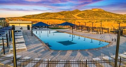 1626| Private Swim Spa, Hot tub, Resort access