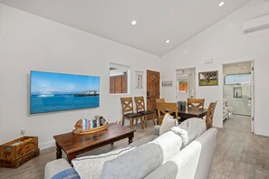 Smart TV, fireplace, offices