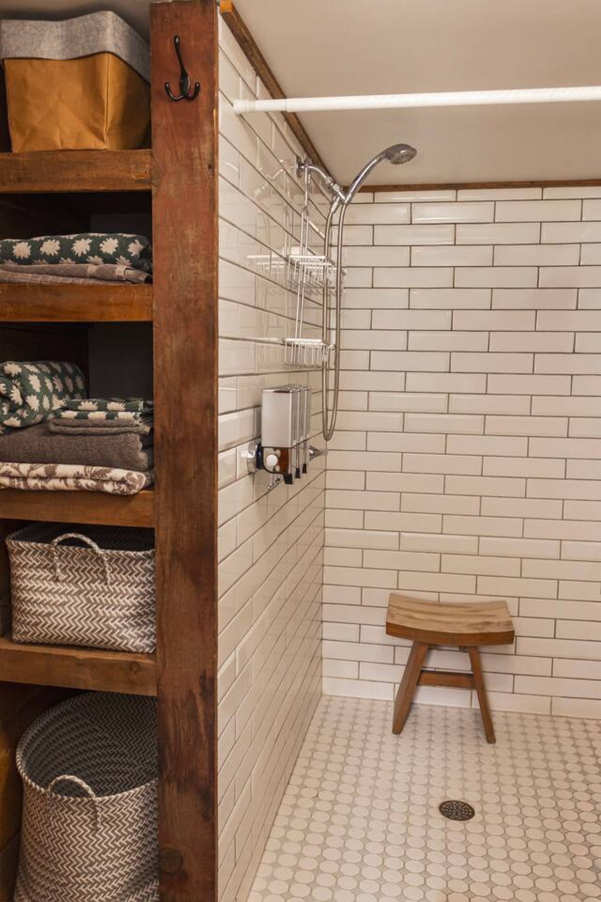 Studio | Bathroom | Shower, rainfall showerhead