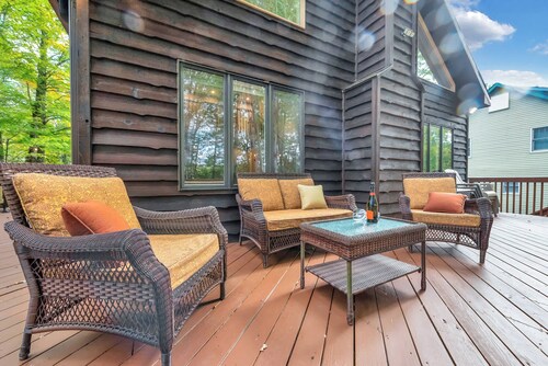 Large Family Friendly House on the Fairway Hideout