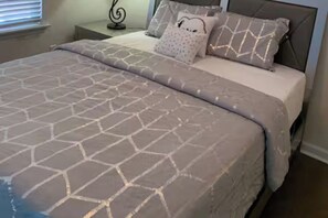 3 bedrooms, iron/ironing board, free WiFi, bed sheets