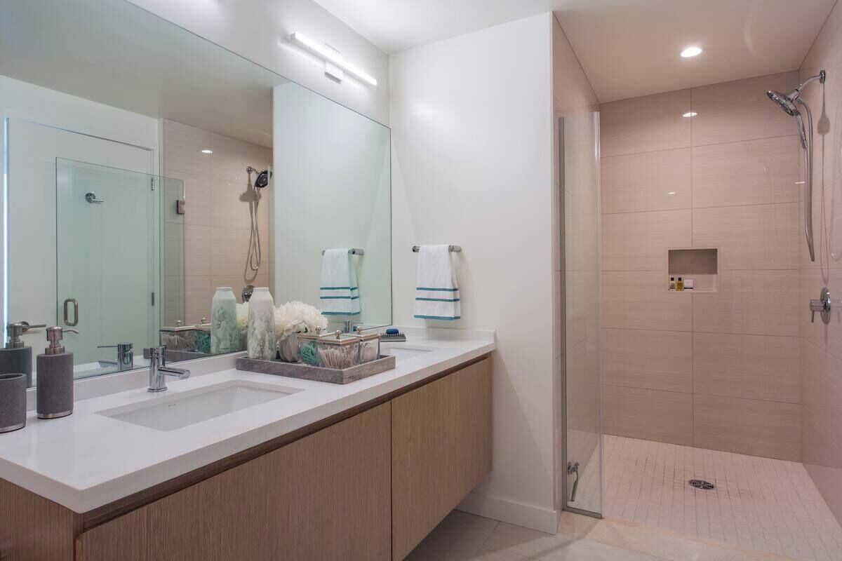 Hårføner, håndklær, såpe og toalettpapir