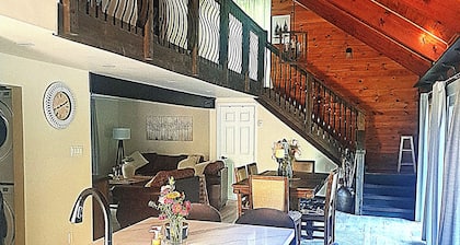 Romantic Retreat with King Suite, Luxurious Chalet Surrounded by Towering Maples