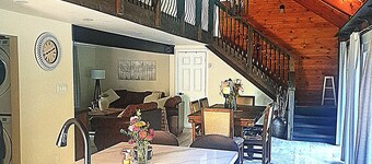 Romantic Retreat with King Suite, Luxurious Chalet Surrounded by Towering Maples