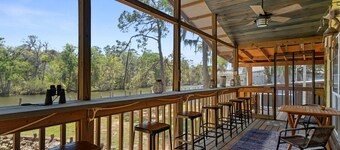 Peaceful Waterfront Escape on Withlacoochee • Private Dock, Old Florida Charm