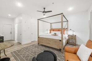 Studio, 1 King-Bett (Village of SoWal B257)