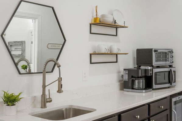 Studio, 1 King Bed (Village of SoWal B257) | Private kitchen