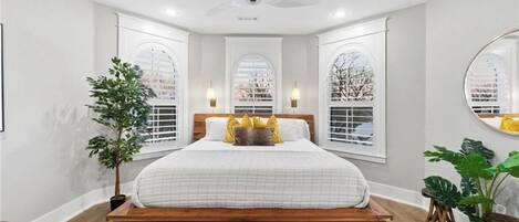 3 chambres, bureau, Wi-Fi gratuit, draps fournis