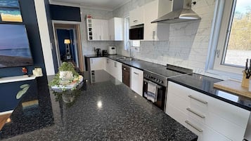 Microwave, oven, stovetop, dishwasher