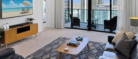 Smart TV, books, stereo