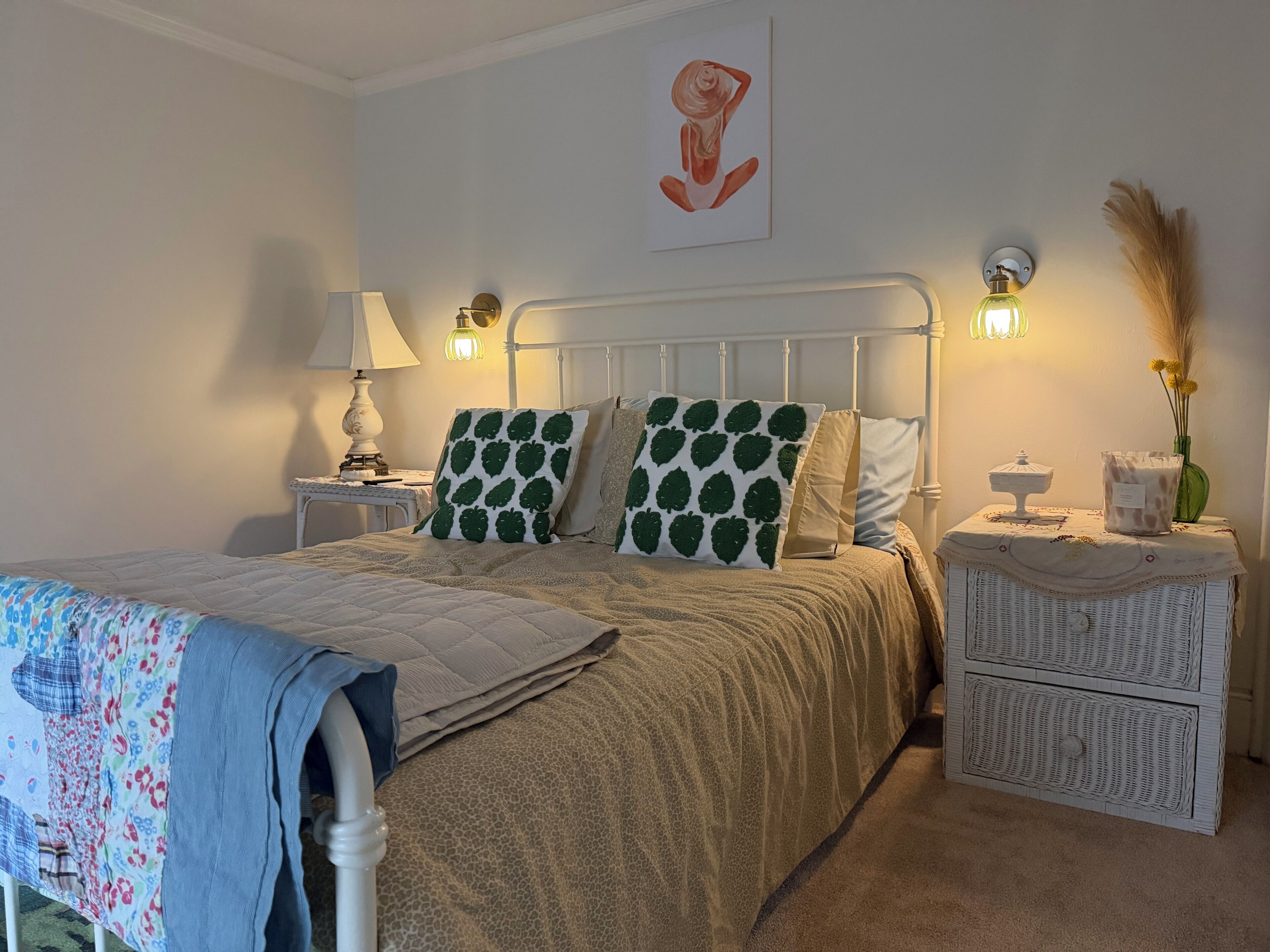 2 室のベッドルーム、アイロン / アイロン台、WiFi (無料)、ベッドシーツ