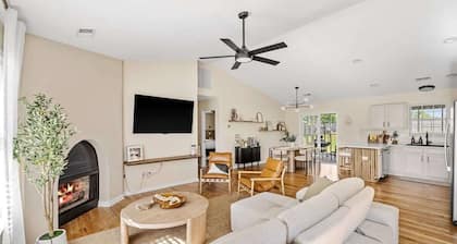 Private GEM in SC-Pool, Huge Porch, Fenced Yard