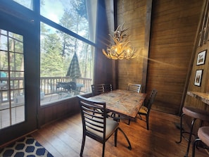 Dining - Mountain Retreat ~ Hot Tub ~ Pool Table ~ 5 bed/4bath - 17 pple! (Ruidoso)