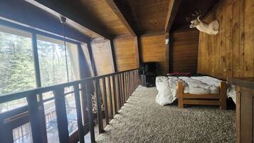 5 bedrooms, WiFi, bed sheets