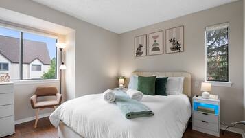 2 bedrooms, desk, iron/ironing board, travel crib