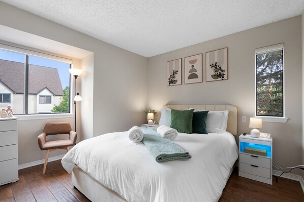 2 bedrooms, desk, iron/ironing board, travel cot