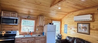 Charming cabin in St. Charles, AR just 600 yards from the boat ramp