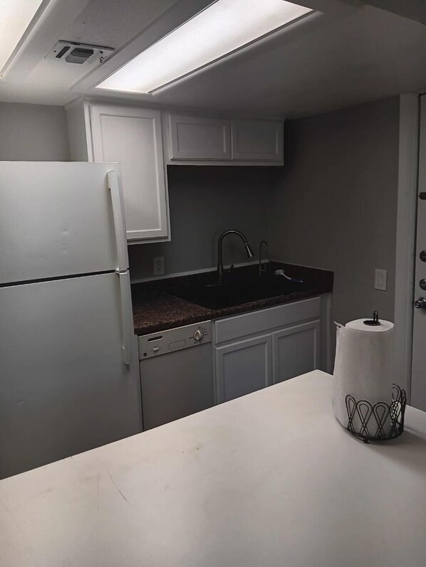 Microwave, dishwasher