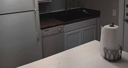 Cozy 2 BR downstairs duplex with AC Near Ocean Drive,Downtown Corpus Christi