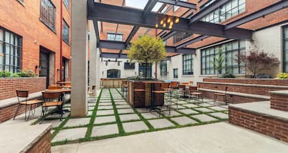 Industrial Style 1BD Loft in CLE!