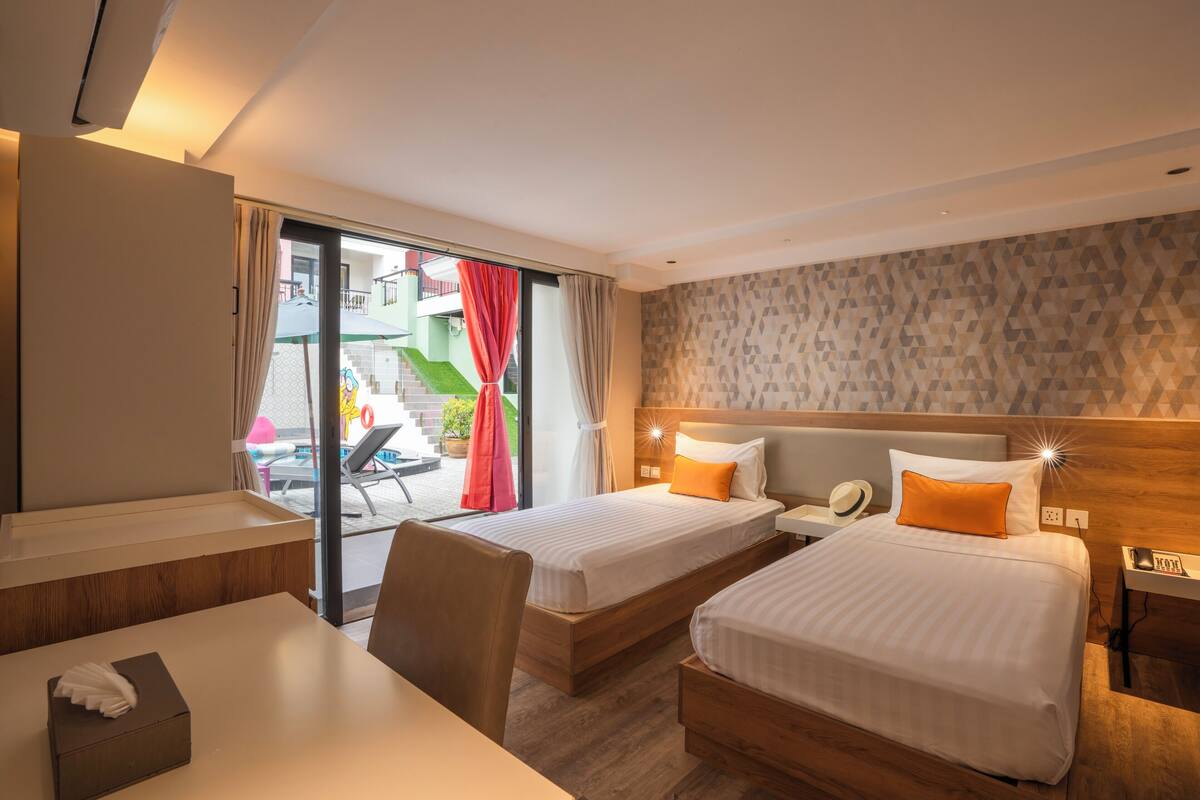 Superior 6 Single-Bed Mixed Dorm (with Pool) | 免費 Wi-Fi、床單