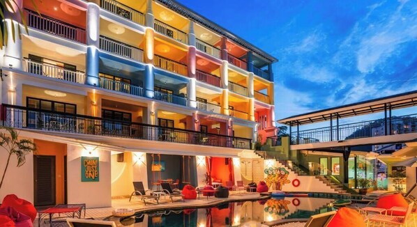 Pool - Zostel Phuket (Kathu)