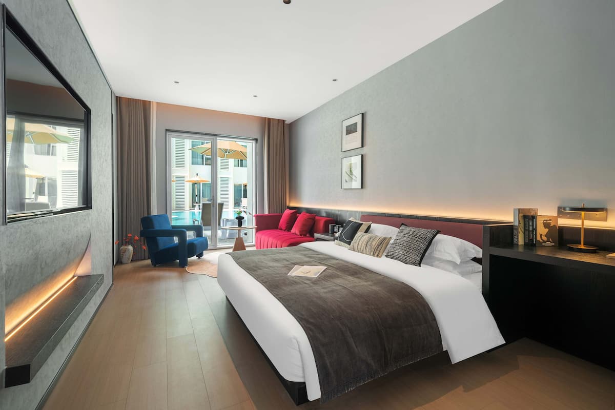 Deluxe Double Room, Lanai | Premium bedding, pillowtop beds, laptop workspace, free WiFi
