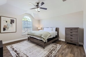 4 bedrooms, iron/ironing board, free WiFi, bed sheets - The Grand Leicester – Spacious 4BR Stay (Carrollton)