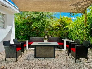 Outdoor dining - Artsy Falls Design district 5 mins (Miami)